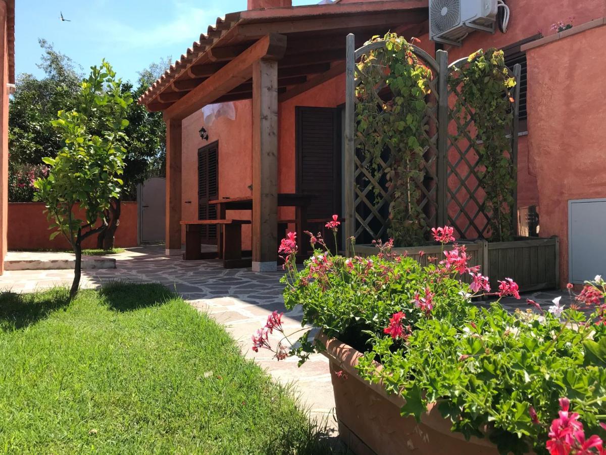 B&B Da Tizy San Teodoro  Bagian luar foto