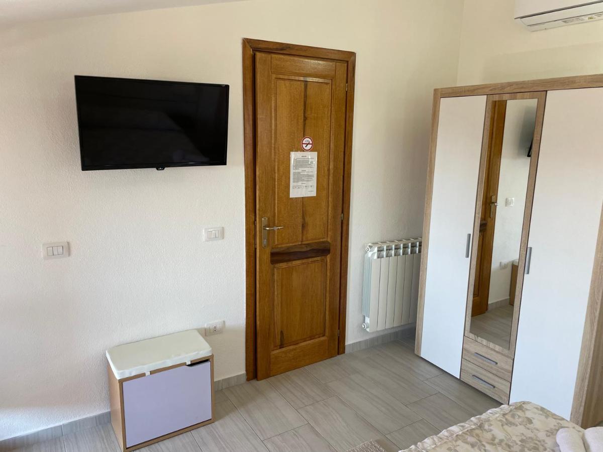 B&B Da Tizy San Teodoro  Bagian luar foto
