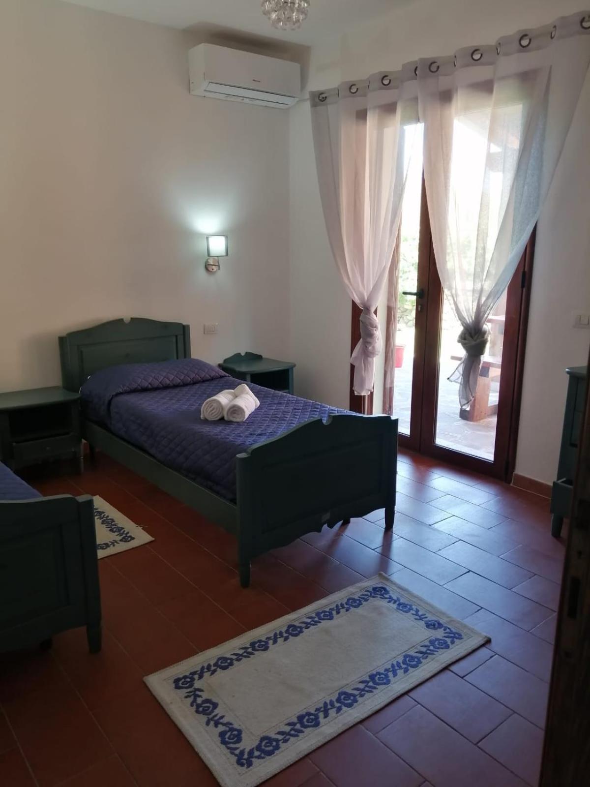 B&B Da Tizy San Teodoro  Bagian luar foto
