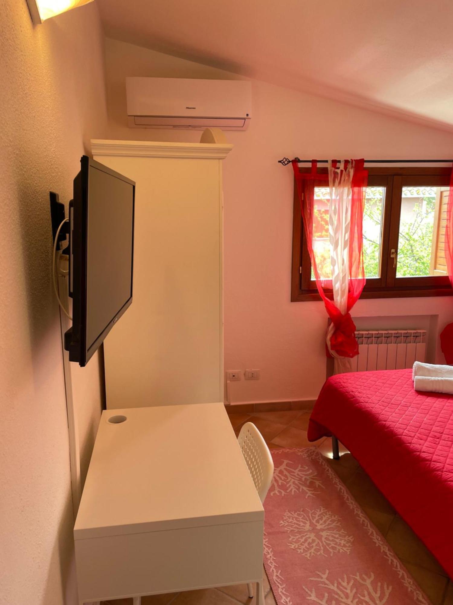 B&B Da Tizy San Teodoro  Bagian luar foto